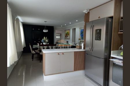 7_photo/94dce39b93.dc7b031a1d7e8bb1-ATLAS-d974ebb0-768c-497d-87a0-0e2b499445b5.jpg de casa à venda com 3 quartos, 270m² em Vila Izabel, Curitiba