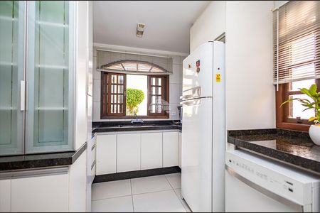 3_photo/94dce39c79.4dd7d17537f926b6-ATLAS-0f7c4a74-084a-4e9f-b3c3-24a7a794af41.jpg de casa à venda com 4 quartos, 286m² em Seminário, Curitiba