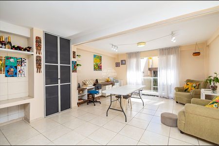 31_photo/94dce39c79.4dd7d17537f926b6-ATLAS-73d79aea-0f73-4bd0-873a-2d73c69a4bdf.jpg de casa à venda com 4 quartos, 286m² em Seminário, Curitiba