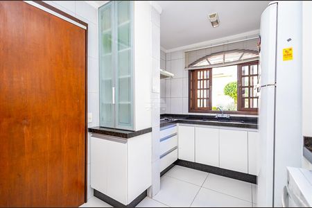 20_photo/94dce39c79.4dd7d17537f926b6-ATLAS-9e8f3cc5-954a-4edb-a3b5-dd519ce6a923.jpg de casa à venda com 4 quartos, 286m² em Seminário, Curitiba