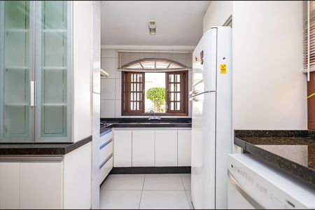 19_photo/94dce39c79.4dd7d17537f926b6-ATLAS-d8d460a7-2226-4e00-a4bb-c6954f124bc7.jpg de casa à venda com 4 quartos, 286m² em Seminário, Curitiba