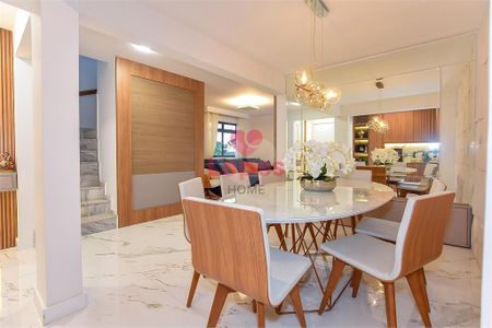 38_photo/94dce39c95.2d4886f20d58bcd9-ATLAS-52926f2c-7f03-4592-8075-6f76caa687f1.jpg de apartamento para alugar com 3 quartos, 143m² em Água Verde, Curitiba