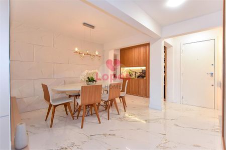 36_photo/94dce39c95.2d4886f20d58bcd9-ATLAS-b9f2e6f7-bc99-4f47-897e-74610f1dfa36.jpg de apartamento à venda com 3 quartos, 143m² em Água Verde, Curitiba