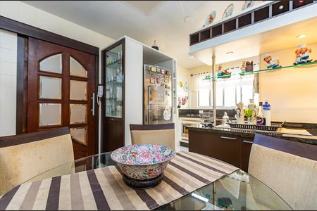 12_photo/94dce39d07.6bdd2cc92fbea94f-ATLAS-3d930b88-9a75-4b9a-a5e6-2f81a2551275.jpg de apartamento à venda com 2 quartos, 86m² em Vila Izabel, Curitiba