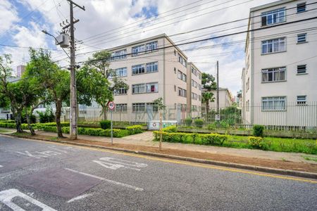 44_photo/94dce39d79.c52a789c98d40aba-ATLAS-ff8ad0d6-d3e4-436f-a219-c2aef45097db.jpg de apartamento à venda com 2 quartos, 60m² em Vila Izabel, Curitiba