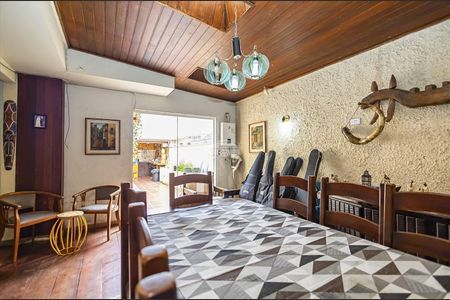 11_photo/94dce39e3d.0524c8510f0f8401-ATLAS-8760b319-75b3-4166-b4b6-e9acb46edc39.jpg de casa à venda com 3 quartos, 230m² em Vila Izabel, Curitiba