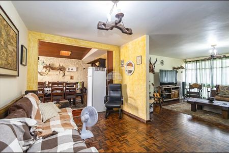 8_photo/94dce39e3d.0524c8510f0f8401-ATLAS-b6775c3e-2f82-4261-838f-aaf722daab9c.jpg de casa à venda com 3 quartos, 230m² em Vila Izabel, Curitiba