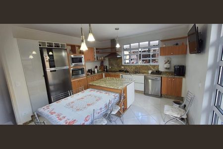 5_photo/94dce3a0ab.17a4969d13b5e058-ATLAS-2b16e785-02b3-4dda-aa6f-e32393b11e2d.jpg de casa à venda com 4 quartos, 270m² em Santa Quiteria, Curitiba