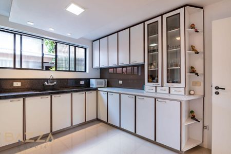 12_photo/94dce3a16b.ff18d0897e4eeb33-ATLAS-06cabe9b-c04b-4ecc-b080-eec86e82d2f5.jpg de casa à venda com 3 quartos, 388m² em Santa Quiteria, Curitiba