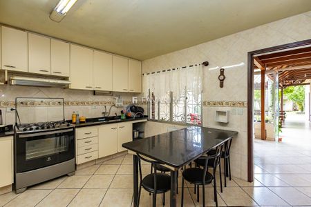 41_photo/94dce3a26f.1c30879e3ee593f9-ATLAS-5ca38cc9-dd3a-4e40-8e84-e0a1513d7eb9.jpg de casa à venda com 4 quartos, 350m² em Santa Quiteria, Curitiba