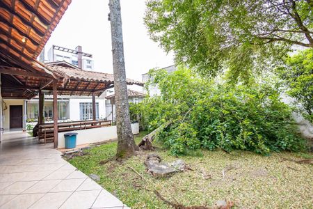 33_photo/94dce3a26f.1c30879e3ee593f9-ATLAS-b6c14b2b-d84d-402f-a9b1-b3000918d3a1.jpg de casa à venda com 4 quartos, 350m² em Santa Quiteria, Curitiba