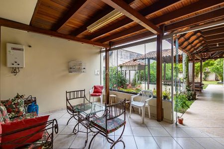 44_photo/94dce3a26f.1c30879e3ee593f9-ATLAS-c196e0d3-e297-4320-8ef2-dbbddf31e097.jpg de casa à venda com 4 quartos, 350m² em Santa Quiteria, Curitiba