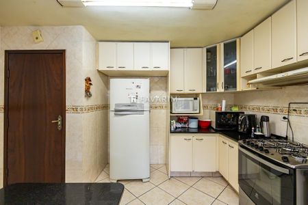 43_photo/94dce3a26f.1c30879e3ee593f9-ATLAS-c8d74f5f-016f-4c40-bca9-8171ea8299fd.jpg de casa à venda com 4 quartos, 350m² em Santa Quiteria, Curitiba