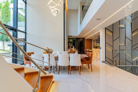 13_photo/94dce3a2b9.ceff8192393c33de-ATLAS-082f9c06-81b7-4f6d-8894-7e36eb58dd65.jpg de casa à venda com 3 quartos, 700m² em Seminário, Curitiba