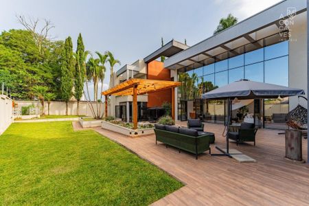 46_photo/94dce3a2b9.ceff8192393c33de-ATLAS-2037e52b-f641-4aff-b2e1-3bea4a96c070.jpg de casa à venda com 3 quartos, 700m² em Seminário, Curitiba