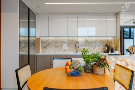 21_photo/94dce3a2b9.ceff8192393c33de-ATLAS-b7991433-ad90-4ecb-9d95-5a93721bc707.jpg de casa à venda com 3 quartos, 700m² em Seminário, Curitiba