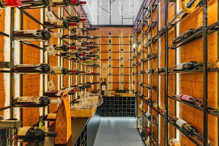 27_photo/94dce3a2b9.ceff8192393c33de-ATLAS-eb0310f2-068a-49ea-9cba-c6baa88f284a.jpg de casa à venda com 3 quartos, 700m² em Seminário, Curitiba