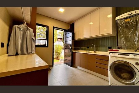 21_photo/94dce3a2cb.5de3098101d1f942-ATLAS-235a5dd2-8f2e-4f4d-acb6-506996953b51.jpg de casa à venda com 3 quartos, 700m² em Seminário, Curitiba