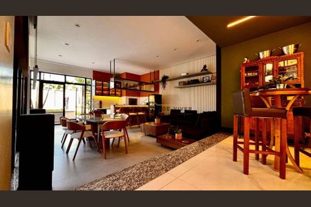 8_photo/94dce3a2cb.5de3098101d1f942-ATLAS-6e00be68-fb07-4ff9-a8a4-4d3cfd354690.jpg de casa à venda com 3 quartos, 700m² em Seminário, Curitiba