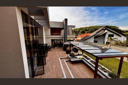 19_photo/94dce3a2cb.5de3098101d1f942-ATLAS-aab99170-d894-4bf5-bd4d-b7be6ac288d0.jpg de casa à venda com 3 quartos, 700m² em Seminário, Curitiba