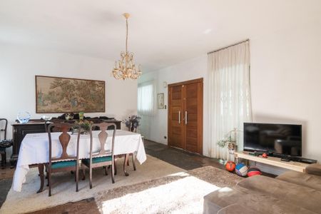 8_photo/94dce3a2cd.6b2453e70642c87c-ATLAS-61c04b61-75de-49dc-a53e-524113321d36.jpg de casa à venda com 4 quartos, 390m² em Seminário, Curitiba