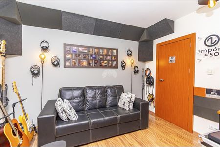 10_photo/94dce3a379.35cd9221f0133683-ATLAS-329de1e8-284b-4bb9-8c7f-e7c184f11f55.jpg de casa à venda com 4 quartos, 210m² em Santa Quiteria, Curitiba