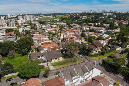 4_photo/94dce3a3a3.7aeb7bc2eb1ec1ba-ATLAS-49003798-965d-4774-baef-4e06b8c68d81.jpg de casa à venda com 4 quartos, 357m² em Santa Quiteria, Curitiba