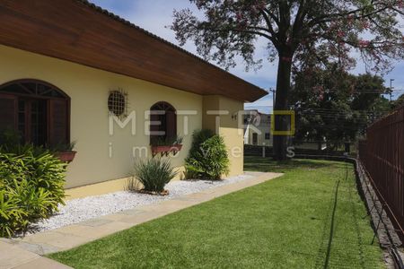 8_photo/94dce3a3a3.7aeb7bc2eb1ec1ba-ATLAS-b51dc07c-317d-46ce-860d-02e640a2af03.jpg de casa à venda com 4 quartos, 357m² em Santa Quiteria, Curitiba