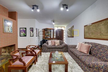 9_photo/94dce3a3a3.7aeb7bc2eb1ec1ba-ATLAS-d1cbd113-0922-4e94-9887-dd969b64125a.jpg de casa à venda com 4 quartos, 357m² em Santa Quiteria, Curitiba