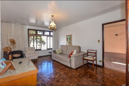 3_photo/94dce3a42f.ded5523ff743d611-ATLAS-7a938f83-d34b-43da-af28-716839dd36a1.jpg de casa à venda com 6 quartos, 342m² em Santa Quiteria, Curitiba