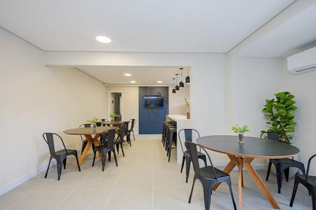 5_photo/94dce3a433.a1f8a6bf2e991eaa-ATLAS-1bdbb6dc-0405-480c-8369-72a40f59b70a.jpg de apartamento à venda com 2 quartos, 52m² em Santa Quiteria, Curitiba