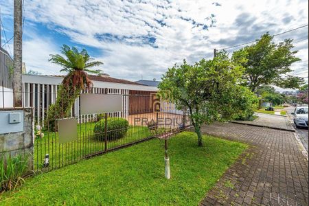 12_photo/94dce3a481.d70948cd37f6cfc6-ATLAS-178d40f0-8f2a-4bf2-95b3-2e23c6103b99.jpg de casa à venda com 4 quartos, 218m² em Santa Quiteria, Curitiba