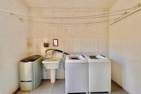 2_photo/94dce3a4f7.967bb43d6f31e30b-ATLAS-1284ab79-ce05-430d-bf0c-8ec457d8d023.jpg de casa à venda com 10 quartos, 400m² em Santa Quiteria, Curitiba