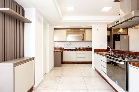 5_photo/94dce3a5a5.85bd9762b735a316-ATLAS-28faa2cd-4c51-4dff-bd10-44232e4c6489.jpg de apartamento à venda com 4 quartos, 439m² em Santa Quiteria, Curitiba