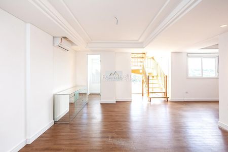 7_photo/94dce3a5a5.85bd9762b735a316-ATLAS-ddc1614a-7b4f-46e2-b8c2-5acb9b4f6c89.jpg de apartamento à venda com 4 quartos, 439m² em Santa Quiteria, Curitiba
