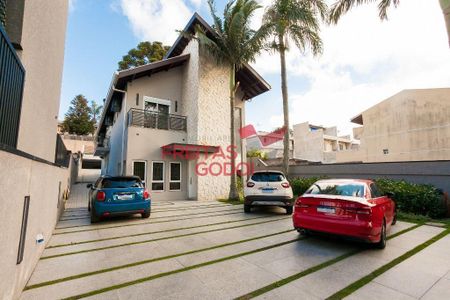 5_photo/94dce3a613.c0629289d10bc85d-ATLAS-2acd2aa8-7399-42d0-b539-da98c7e99dda.jpg de casa à venda com 3 quartos, 330m² em Santa Quiteria, Curitiba