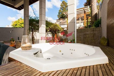 8_photo/94dce3a613.c0629289d10bc85d-ATLAS-aa3e07cb-d754-45ac-8b9e-c8ee01ea04fb.jpg de casa à venda com 3 quartos, 330m² em Santa Quiteria, Curitiba