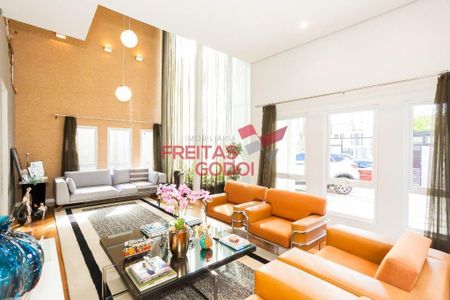 8_photo/94dce3a613.c0629289d10bc85d-ATLAS-b8d1e1cb-d403-4eb2-9357-fb796daa63d8.jpg de casa à venda com 3 quartos, 330m² em Santa Quiteria, Curitiba