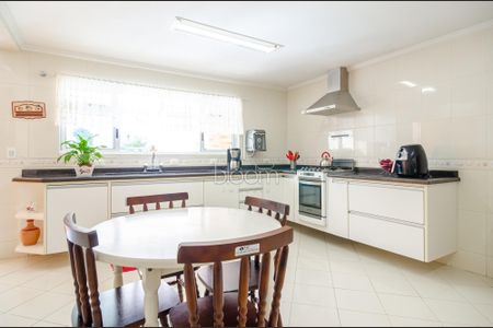 12_photo/94dce3a6c1.84088c7001fd8c9e-ATLAS-5cd8fb1e-2732-4936-98db-e56a13a8a8b4.jpg de casa à venda com 4 quartos, 276m² em Santa Quiteria, Curitiba