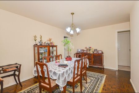 2_photo/94dce3a6f3.e9bc35269128f7e8-ATLAS-0d55bcef-cd76-43f7-98e3-64a09a7996d7.jpg de casa à venda com 4 quartos, 211m² em Santa Quiteria, Curitiba