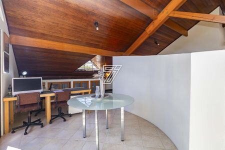 12_photo/94dce3a7af.007d8801227075bf-ATLAS-06fb8a1e-18ff-453c-9353-e9ef85f43abe.jpg de casa à venda com 3 quartos, 329m² em Santa Quiteria, Curitiba