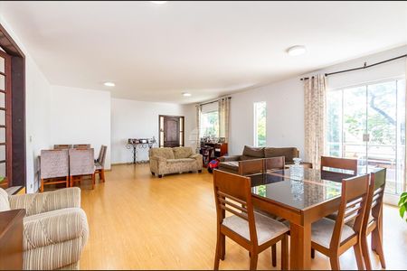 5_photo/94dce3a8a5.0ab899d0b3eed57e-ATLAS-95fa0fcc-2ddd-4d95-982f-7793788991bd.jpg de casa à venda com 3 quartos, 300m² em Santa Quiteria, Curitiba