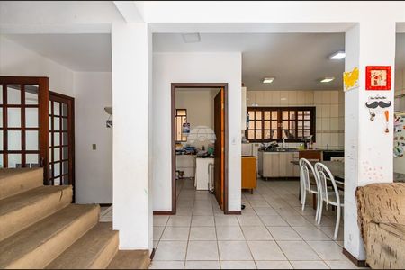 11_photo/94dce3a8a5.0ab899d0b3eed57e-ATLAS-fb93dc19-6a3d-4805-acdc-f75a5c627e99.jpg de casa à venda com 3 quartos, 300m² em Santa Quiteria, Curitiba