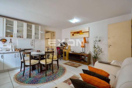 8_photo/94dce3a8f1.5a85c5bdfef41cf9-ATLAS-3d1b8f7e-1d68-42b5-a685-b1d05c4f78d5.jpg de casa à venda com 3 quartos, 200m² em Santa Quiteria, Curitiba