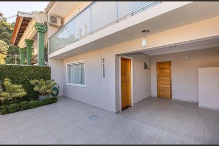 3_photo/94dce3aa9b.f38e38137a2159e3-ATLAS-c1ae21c9-209d-435d-972d-8d6998dcd9bc.jpg de casa à venda com 3 quartos, 118m² em Campo Comprido, Curitiba