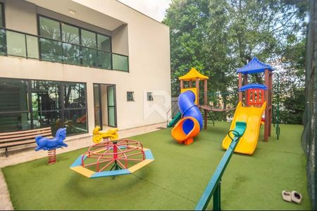 44_photo/94dce3ab27.5e5a18da4fe1f3b0-ATLAS-a17a810c-0156-4fb2-b397-5656b8d5a191.jpg de casa à venda com 4 quartos, 401m² em Campo Comprido, Curitiba