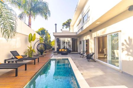 12_photo/94dce3ab27.5e5a18da4fe1f3b0-ATLAS-ba07084b-66cb-4a53-9dec-95a91412b2de.jpg de casa à venda com 4 quartos, 401m² em Campo Comprido, Curitiba