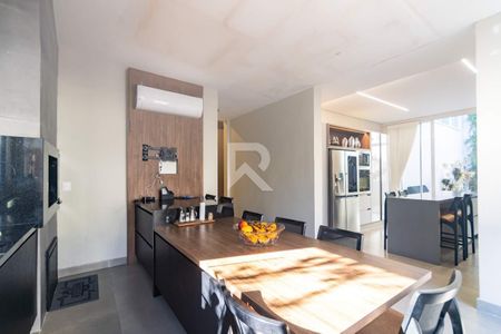 14_photo/94dce3ab27.5e5a18da4fe1f3b0-ATLAS-c64acd3d-7454-43bb-84c5-3b5a2d3a0405.jpg de casa à venda com 4 quartos, 401m² em Campo Comprido, Curitiba