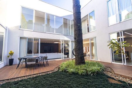 10_photo/94dce3ab27.5e5a18da4fe1f3b0-ATLAS-ed103fae-cae7-412b-b4a5-8cc111e6c11c.jpg de casa à venda com 4 quartos, 401m² em Campo Comprido, Curitiba