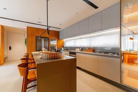 18_photo/94dce3ad41.10042e256b6abacf-ATLAS-fa67aa06-31bc-417e-a8e7-7b7309d9b934.jpg de apartamento à venda com 3 quartos, 164m² em Campo Comprido, Curitiba